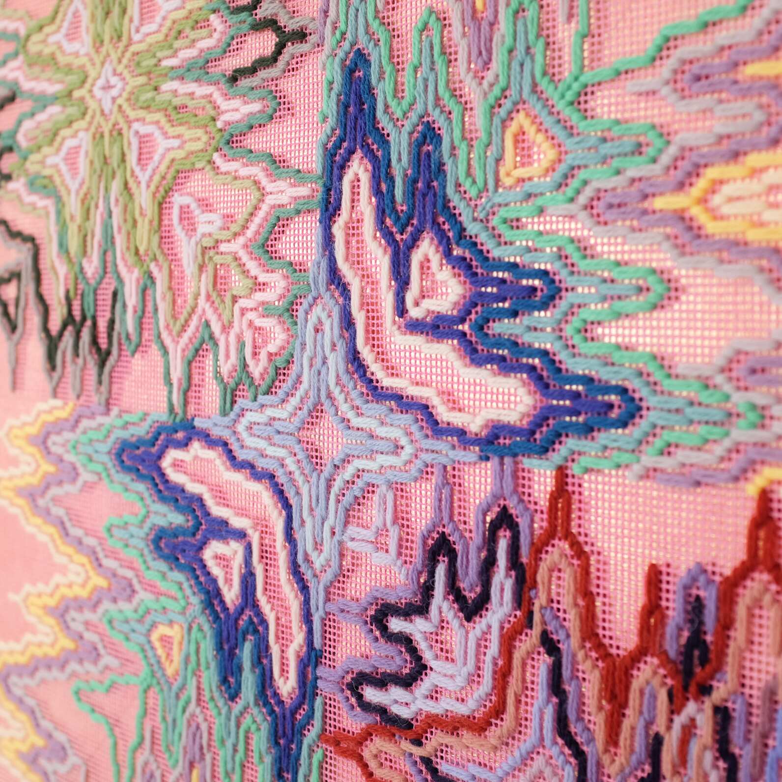A big bang (nature's synchronicity), Hand-embroidered wool yarn and acrylic paint on canvas over gilded panel, 2021
